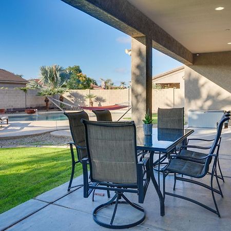 Goodyear Group Getaway With Pool And Putting Green Exterior photo