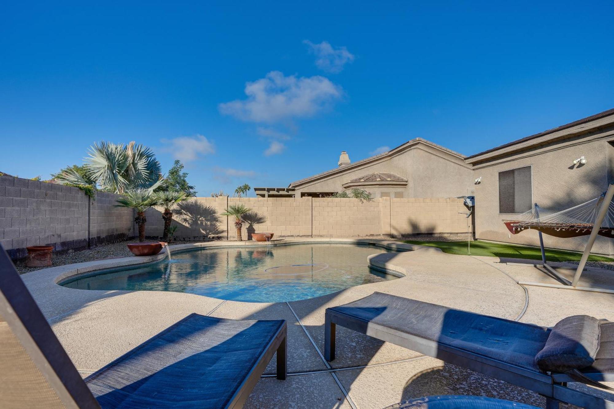 Goodyear Group Getaway With Pool And Putting Green Exterior photo